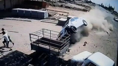 Qashqadaryoda Lacetti bilan to‘qnashgan Cobalt ag‘darilib ketdi (video)