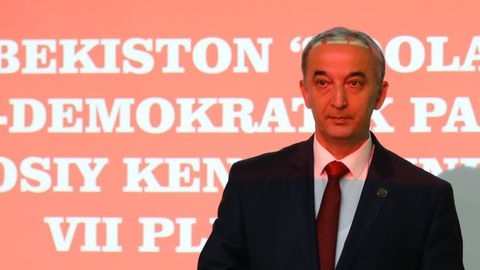 “Maktab yoshiga yetgan bolalar maktabga chiqolmay qolib ketaveradimi?” – Prezidentlikka nomzod Bahrom Abduhalimov maktabga qabul qilishning elektron tizimidagi kamchiliklarni tanqid qildi
