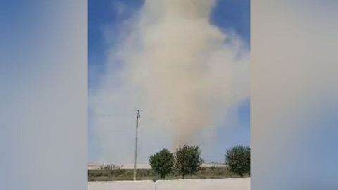 Sirdaryoda tornado kuzatilgani haqida video tarqaldi. “O‘zgidromet” voqea yuzasidan ma’lumot berdi