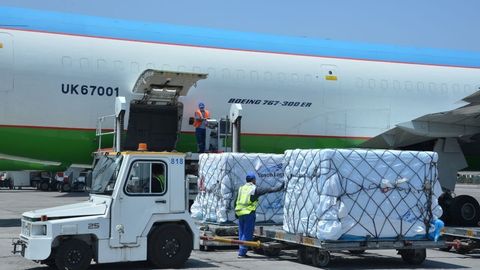 Ўзбекистонга яна 1 млн доза ўзбек-хитой вакцинаси олиб келинди. Вакцина захираси 14,5 миллиондан ошди