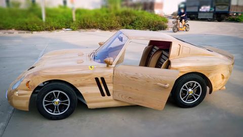 Video: Karting elektromotori o‘rnatilgan yog‘ochli Ferrari 250 GTO nusxasi