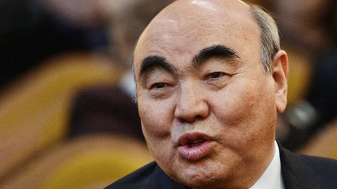 Қирғизистон Бош прокуратураси: Асқар Акаев тергов билан фаол ҳамкорлик қилмоқда