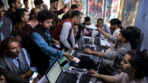 Bayden afg‘onistonlik qochqinlarga yordam berish uchun 500 mln dollargacha mablag‘ ajratadi