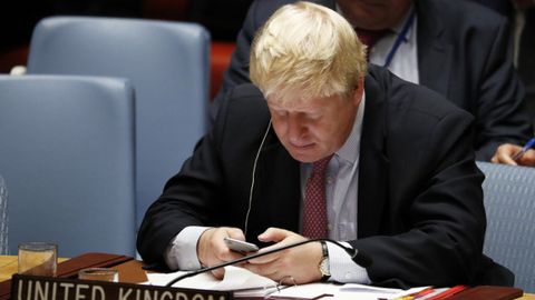 The Times: Борис Жонсон хавфсизлик бўйича ўзи берган тавсияларни бузган. У Саудия шаҳзодасига шахсий телефонидан хат ёзган