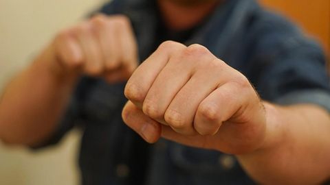 Қашқадарёда банк ходимлари мижозлар томонидан калтакланди