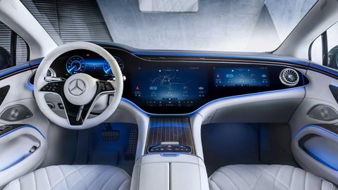 Mercedes-Benz EQS йўловчиларга тетрис ва судоку ўйнаш имконини беради