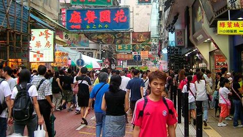 Ярим йилда 65 минг Гонконг аҳолиси Буюк Британиянинг янги виза дастурига ариза топширди. Дастур Гонконгдаги мухолифатнинг бостирилишига жавобан яратилган