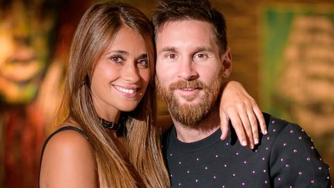 Besh yoshidagi ahdiga sodiq Lionel Messi va uning rafiqasi Antonella Rokussoning sevgi hikoyasi