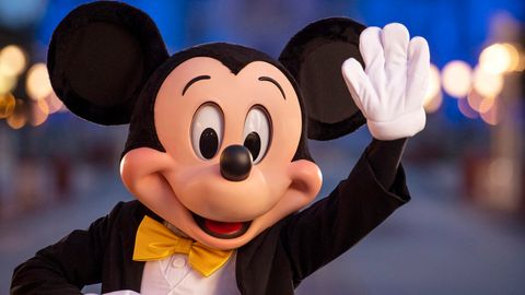 Disney kompaniyasi barcha xodimlariga to‘liq vaksinatsiyadan o‘tishni majburiy qilib qo‘ydi