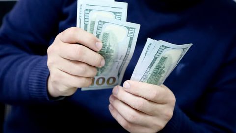 Buxoro tibbiyot institutiga o‘qishga kiritish evaziga fuqarodan 5600 dollar olgan andijonlik yigit qo‘lga olindi