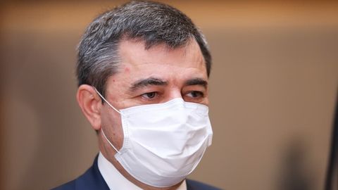 «Нима вакцина бўлса ҳам олиш керак» — энергетика вазири коронавирусга қарши икки марта эмланганини айтди