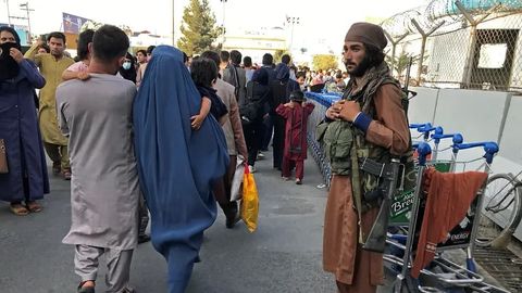 “Tolibon” ayollar huquqlariga shariat doirasida amal qilishga va’da berdi