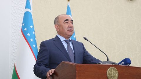 Зоир Мирзаев мажбурий меҳнатга йўл қўйган мактаб директорини ишдан олиш ҳақида топшириқ берди