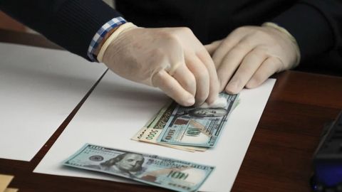 Тошкентда 7 минг доллар эвазига Қирғизистон олийгоҳига ўқишга киритиб, Тошкент тиббиёт академиясига «перевод» қилиб беришни ваъда қилган шахс ушланди