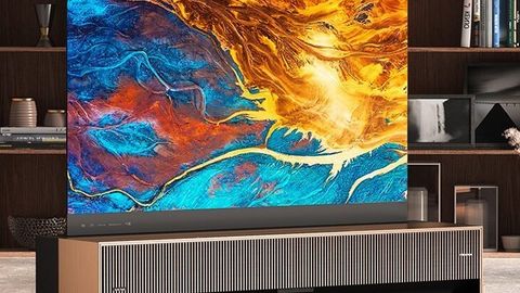 Силжийдиган экранга эга дунёдаги биринчи лазерли телевизор тақдим этилди