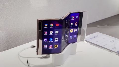 “Garmoshka”-smartfon. Samsung kelajakning yangi gadjetini taqdim etdi (video)