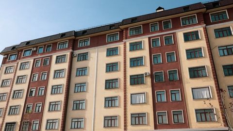 Шавкат Мирзиёев: «Жойлашган жойи ёки нархи аҳолига номақбул бўлгани учун 255 млрд сўмлик янги қурилган 950 та хонадон сотилмасдан турибди»