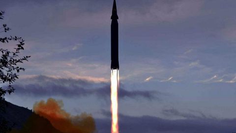 Шимолий Корея мамлакат тарихида биринчи марта гипертовушли ракета учирди