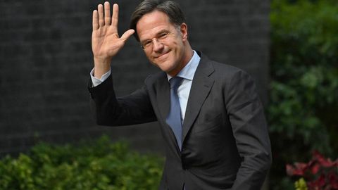 ОАВ: Мафиялар таҳдиди туфайли Нидерландия бош вазирини қўриқлаш кучайтирилди