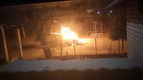 Buxoroda to‘xtab turgan Cobalt’da yong‘in chiqdi (video)