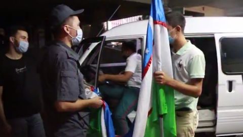 Toshkentdagi ustunlardan bayroqlarni yechib olgan fuqarolar ma’muriy javobgarlikka tortilishi mumkin