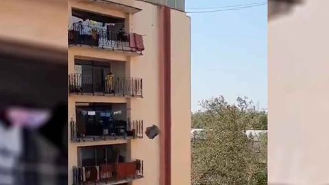 Toshkentda eski kreslolarni podyezd orqali chiqarishga eringan ayol uni 9-qavat balkonidan uloqtirdi