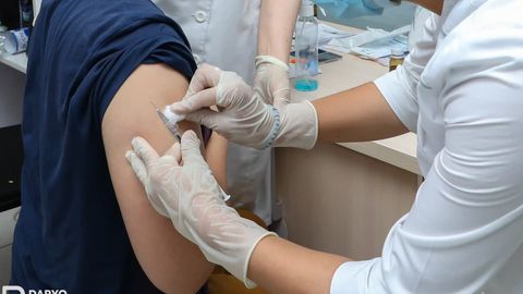 Ўзбекистонда сўнгги суткада 66 мингдан ортиқ киши коронавирусга қарши биринчи марта вакцина олди