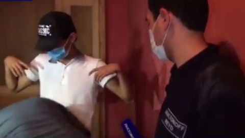 Toshkentda spa-salonga borgan yigitning yonidan pichoq va psixotrop vositasi topildi (video)