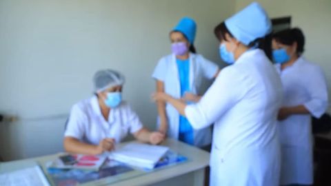 Jizzaxda qo‘l ostidagi 33 nafar farrosh va hamshira nomiga kredit rasmiylashtirib, firibgarlik qilgan katta hamshira qo‘lga olindi