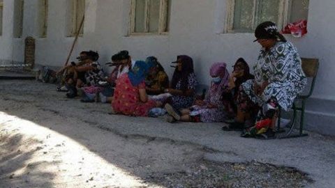 Қашқадарёда ўқитувчиларни ободонлаштириш ишларига жалб этган мактаб директори 21,6 млн сўм жаримага тортилди