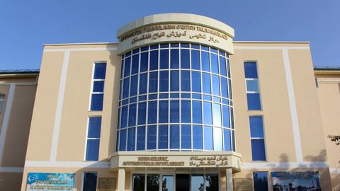 Термизга 35 нафар афғон талабаси ўқишга қайтди