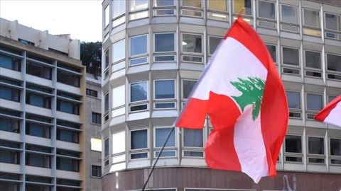 Livan prezidenti bosh vazir bilan yangi hukumat to‘g‘risida kelishib oldi. Mamlakat Bayrutdagi portlashdan keyingi ziddiyatlar tufayli bir yildan buyon hukumatsiz