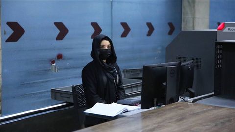 Ayollar Kobul aeroportidagi ishlariga qaytdi, “Tolibon” yetakchilari kelishmay qoldi, yangi afg‘on hukumati kuchli armiya tuzmoqchi. Afg‘oniston yangiliklari