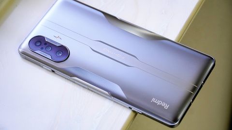 Bir kristalli platforma MediaTek, 50 Mp va 33 vatt. Redmi o‘zining yangi smartfonini taqdim etadi