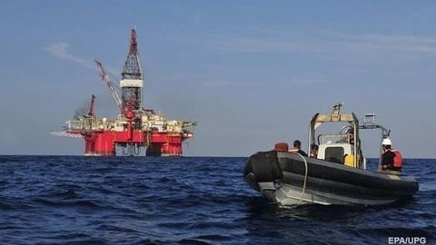 Kaliforniya sohillari yaqinida katta miqdordagi neft Tinch okeaniga chiqib ketdi