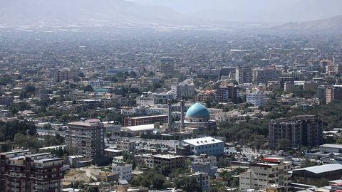 “Tolibon” barcha harbiylarni xizmatga qaytishga chaqirdi, Kobul chiroqsiz qoldi, 150 dan ortiq OAV o‘z ishini to‘xtatdi. Afg‘oniston yangiliklari