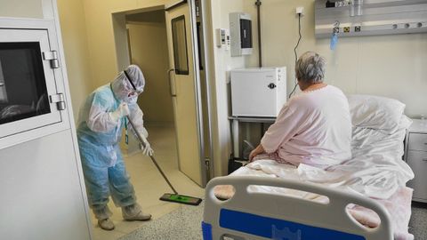 Россияда янги антирекорд: бир кунда 34,3 минг кишида коронавирус аниқланди