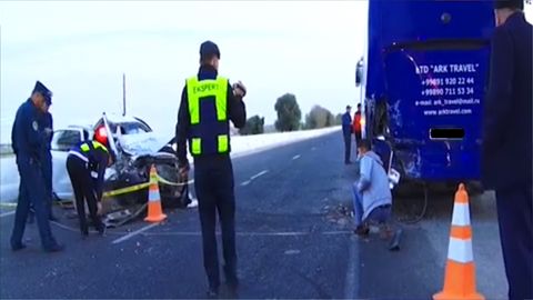 Jizzaxda Cobalt haydovchisining uxlab qolishi oqibatida YTH sodir bo‘ldi. Salonda bo‘lgan ikki yo‘lovchi voqea joyida vafot etgan