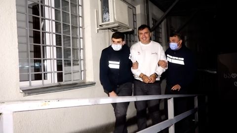 Грузияда ҳибсда сақланаётган Саакашвили ўзини «Путиннинг шахсий асири» деб атади