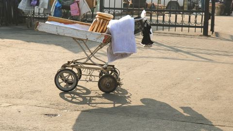 Ўзбекистонда ўтказилган 2 кунлик рейдда 338 нафар мактаб ўқувчиси бозорларда савдо-сотиқ ва аравакашлик қилиб юргани аниқланди