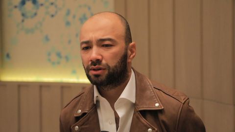 Festivalga chaqirilmagan Alisher Uzoqov norasmiy taqiqqa uchragani asossiz gapligini ma’lum qildi (video)