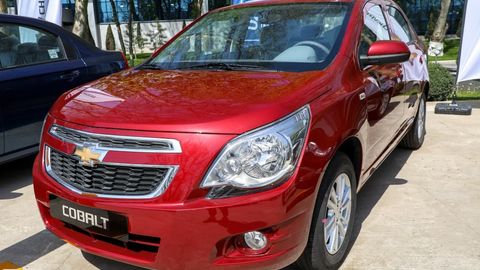 Расул Кушербаев UzAuto Motors Cobalt’ни ўриндиқ иситиш модулисиз таклиф қилганини танқид қилди. Компания бунга жавоб қайтарди