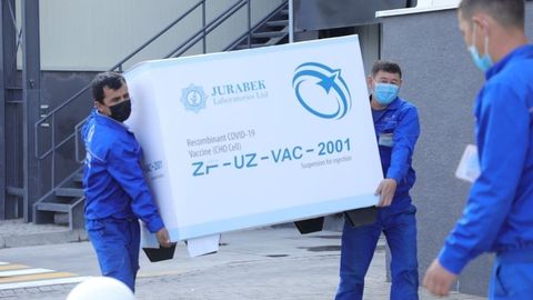 O‘zbekistonda ishlab chiqarilgan ZF-UZ-VAC2001 vaksinasining 2,7 milliondan ortiq dozasi emlash uchun topshirildi