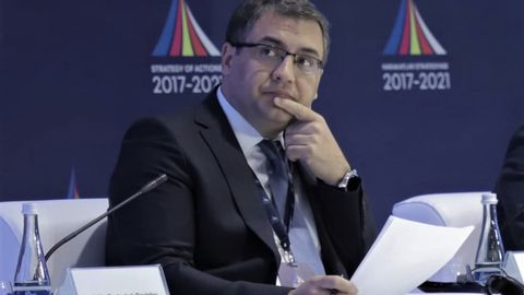 «Ҳукумат ихчам бўлиши керак» — Русланбек Давлетов