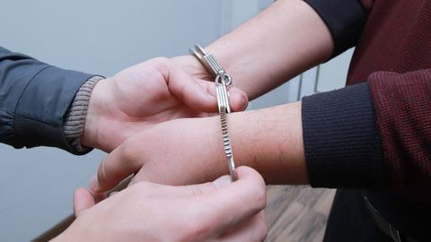 O‘zbekistonda firibgarlik sodir etgani uchun xalqaro qidiruvda bo‘lgan ikki fuqaro Janubiy Koreyadan ekstraditsiya qilindi
