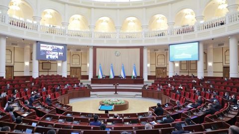 Ўзбекистон Президентининг ўз белгиси ва штандарти бўлади