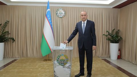 Фото: Тошкент ҳокими Жаҳонгир Ортиқхўжаев президент сайловида овоз берди