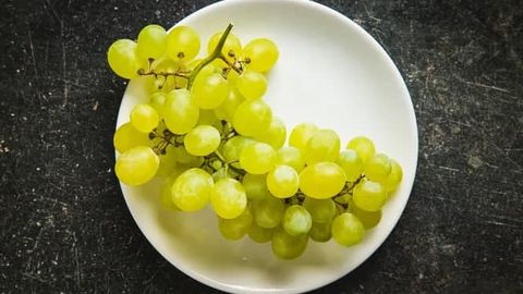 Uzum shakarga boymi yoki vitaminlarga?