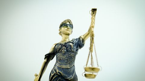 Andijonda qo‘shnisining 9 yoshli qizini o‘ldirganlikda ayblangan, ammo viloyat sudi tomonidan oqlangan ayol Oliy sudga protest kiritilgach yana jazoga tortildi
