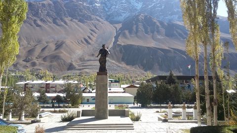 Tojikistonning Xorug‘ shahridagi miting tarqadi. Hokimiyat va namoyishchilar qanday kelishuvga erishdi?